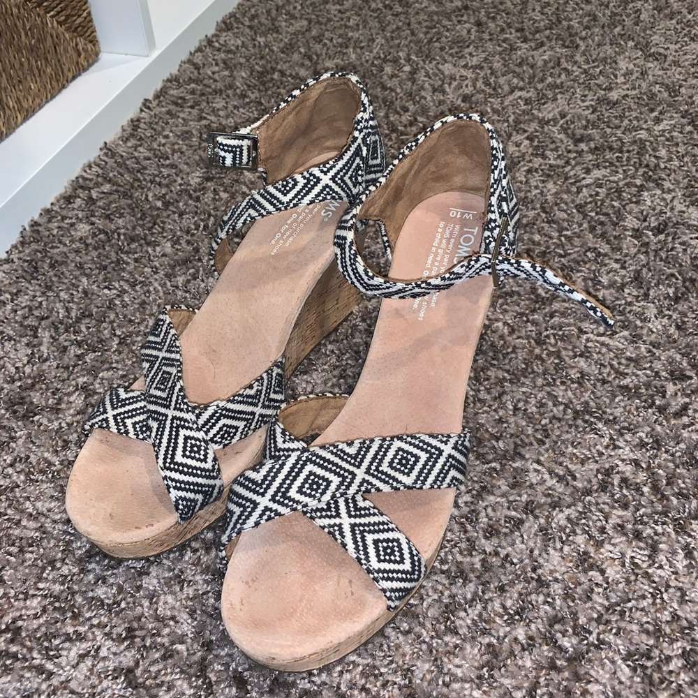 Summer wedges